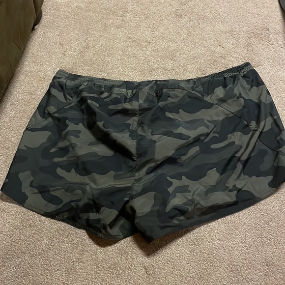 Old navy 2X Short - Picture 2 of 2